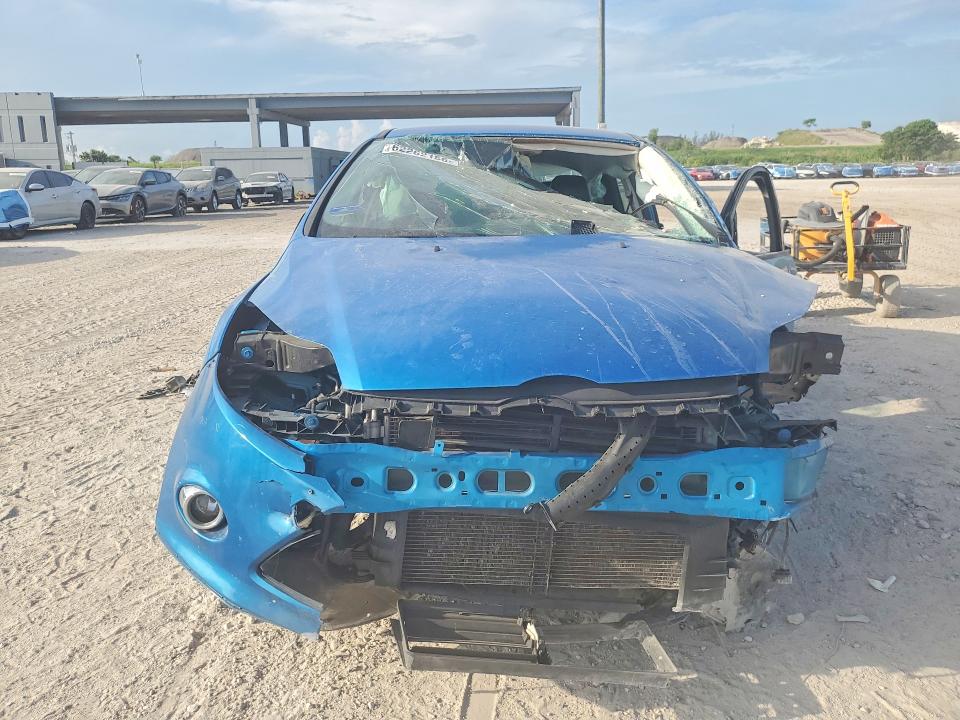 2014 Ford Focus მანქანა იყიდება აუქციონზე, vin: 1FADP3F28EL229609, აუქციონის ნომერი: 62262186
