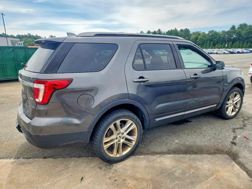 61584026 :رقم المزاد ، 1FM5K8D82GGC45538 vin ، 2016 Ford Explorer مزاد بيع