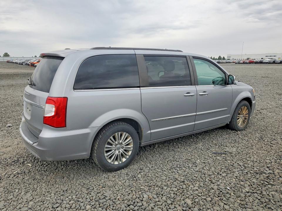 60754646 :رقم المزاد ، 2C4RC1CGXFR627168 vin ، 2015 Chrysler Town & Country مزاد بيع