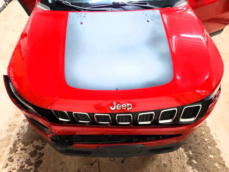 61299966 :رقم المزاد ، 3C4NJDBB0JT115128 vin ، 2018 Jeep Compass مزاد بيع