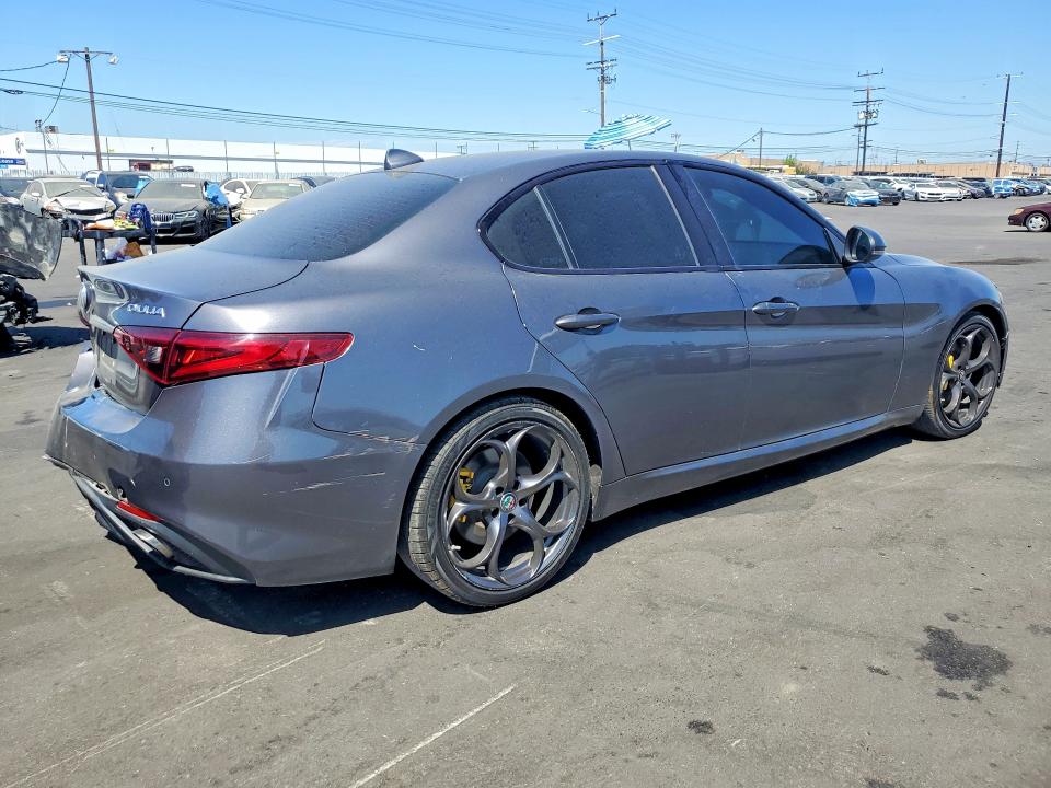 Продаж на аукціоні авто 2018 Alfa Romeo Giulia, vin: ZARFAECN5J7585491, номер лоту: 60960526