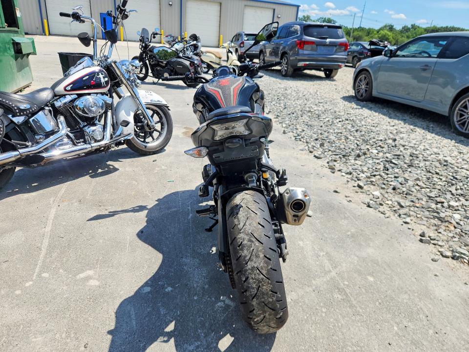 58757006 :رقم المزاد ، JKAZR2B18JA004785 vin ، 2018 Kawasaki Zr900 مزاد بيع