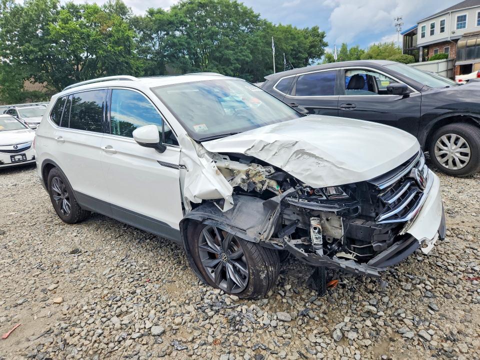 Продажа на аукционе авто 2022 Volkswagen Tiguan, vin: 3VV2B7AX2NM112859, номер лота: 62594096