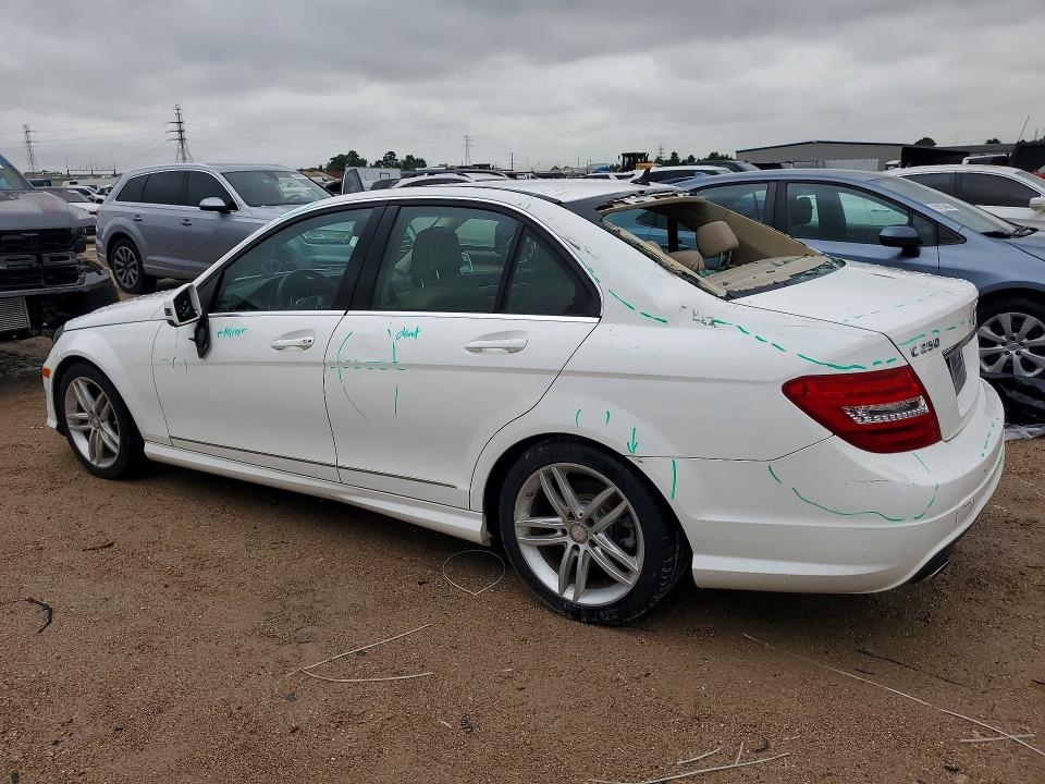 2013 Mercedes-benz C მანქანა იყიდება აუქციონზე, vin: WDDGF4HB6DA825346, აუქციონის ნომერი: 60741996