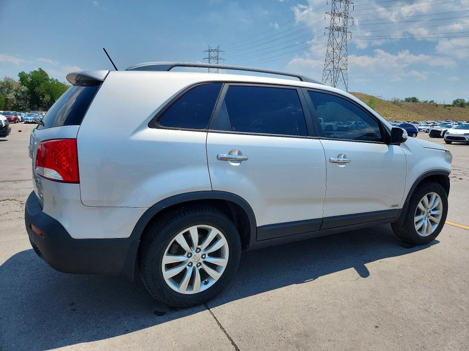 2011 Kia Sorento მანქანა იყიდება აუქციონზე, vin: 5XYKUDA29BG042653, აუქციონის ნომერი: 59163136