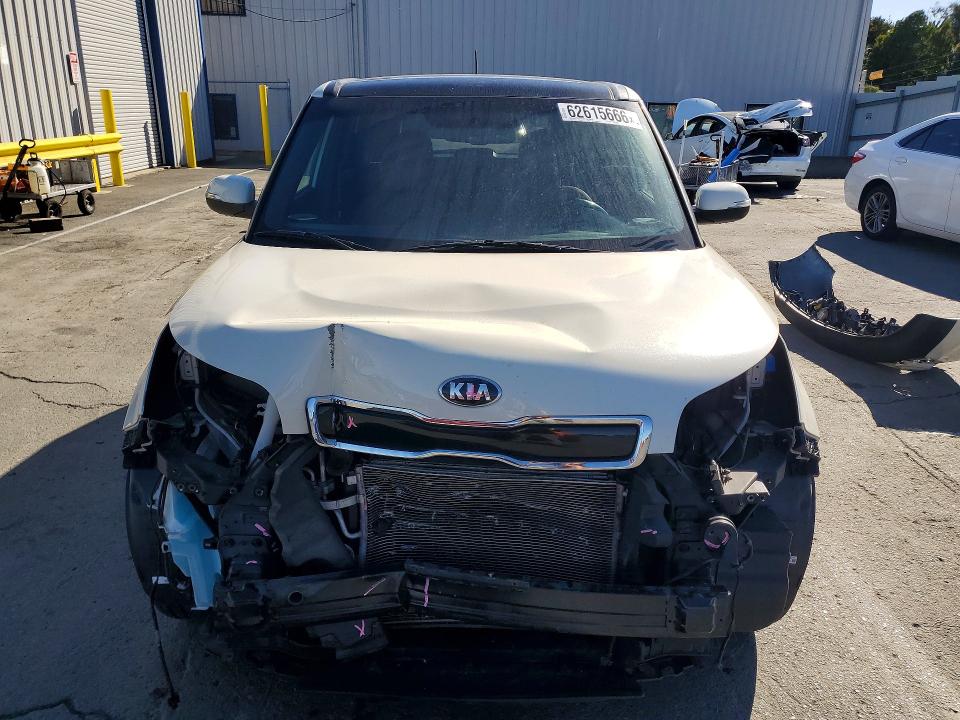 62615666 :رقم المزاد ، KNDJX3A57F7213104 vin ، 2015 Kia Soul مزاد بيع