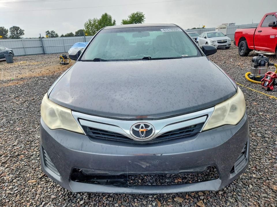 61518556 :رقم المزاد ، 4T1BF1FK3CU045836 vin ، 2012 Toyota Camry مزاد بيع