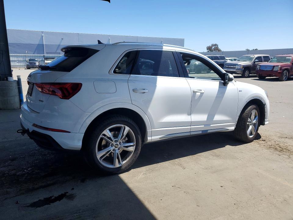 61588286 :رقم المزاد ، WA1DECF33R1202189 vin ، 2024 Audi Q3 مزاد بيع