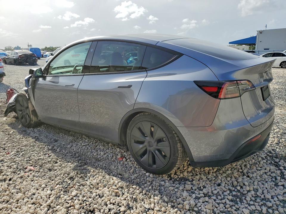 60630146 :رقم المزاد ، 7SAYGAEE4RF209879 vin ، 2024 Tesla Model Y مزاد بيع