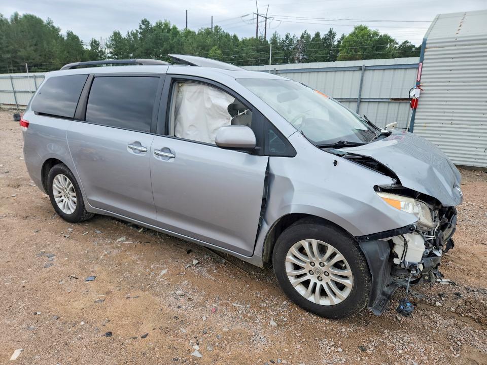 61713186 :رقم المزاد ، 5TDYK3DC9DS405263 vin ، 2013 Toyota Sienna مزاد بيع