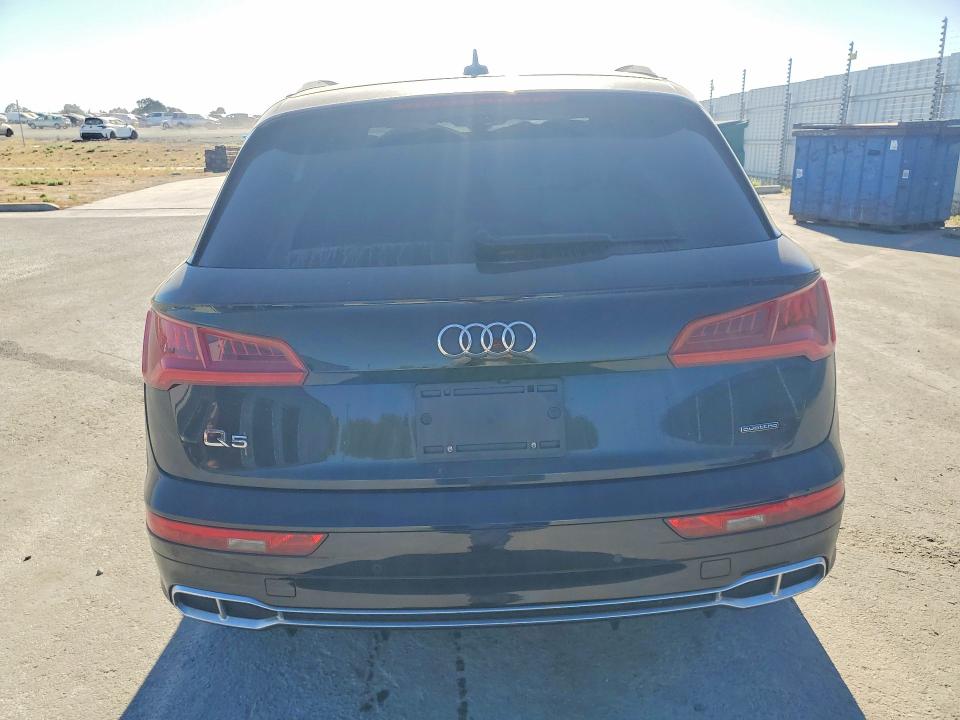 62810446 :رقم المزاد ، WA1F2AFY2L2061828 vin ، 2020 Audi Q5 E مزاد بيع