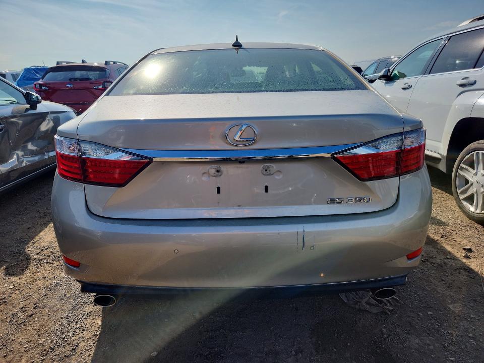 60646026 :رقم المزاد ، JTHBK1GG6D2047604 vin ، 2013 Lexus Es مزاد بيع