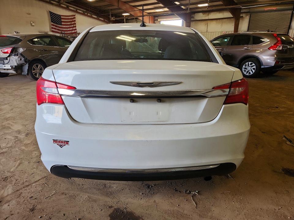 2014 Chrysler 200 მანქანა იყიდება აუქციონზე, vin: 1C3CCBAB9EN184921, აუქციონის ნომერი: 62462776