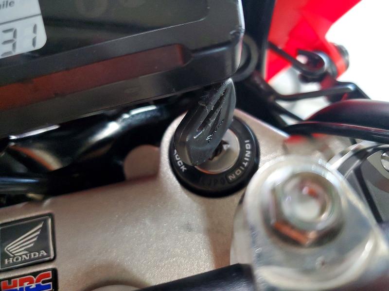 60375706 :رقم المزاد ، JH2PD1112NK300447 vin ، 2022 Honda Crf450 مزاد بيع