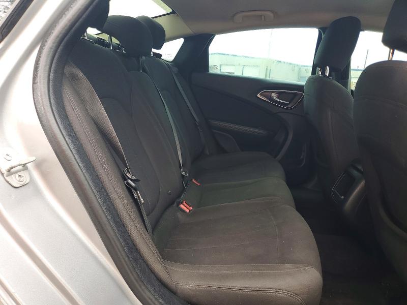 62576216 :رقم المزاد ، 1C3CCCAB8FN526012 vin ، 2015 Chrysler 200 مزاد بيع