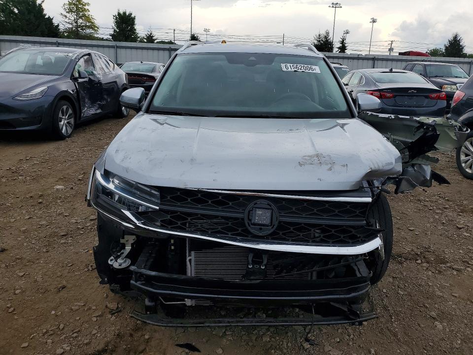 Продаж на аукціоні авто 2023 Volkswagen Taos, vin: 3VVEX7B24PM368103, номер лоту: 61562006