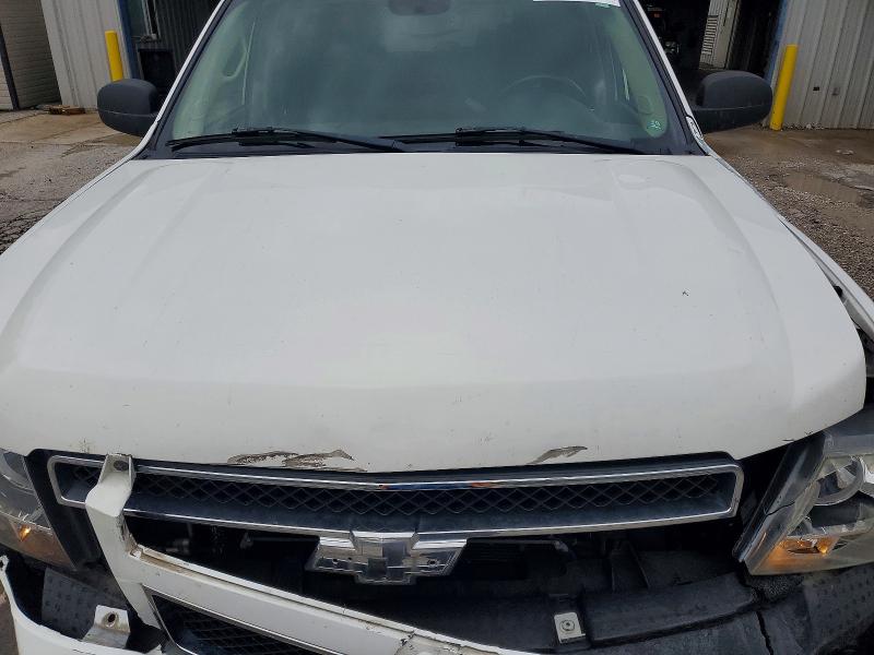 60656796 :رقم المزاد ، 1GNFC16037J207833 vin ، 2007 Chevrolet Suburban مزاد بيع