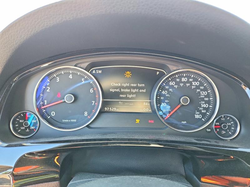 Продажа на аукционе авто 2017 Volkswagen Touareg, vin: WVGRF7BP2HD006309, номер лота: 62092056