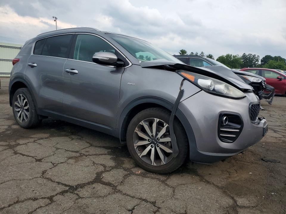 62632376 :رقم المزاد ، KNDPNCAC6H7270220 vin ، 2017 Kia Sportage مزاد بيع