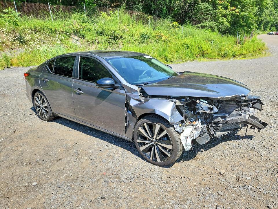 61717836 :رقم المزاد ، 1N4BL4CV9MN415167 vin ، 2021 Nissan Altima مزاد بيع