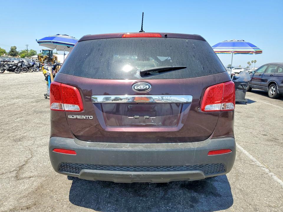 60672246 :رقم المزاد ، 5XYKT3A13BG098141 vin ، 2011 Kia Sorento مزاد بيع