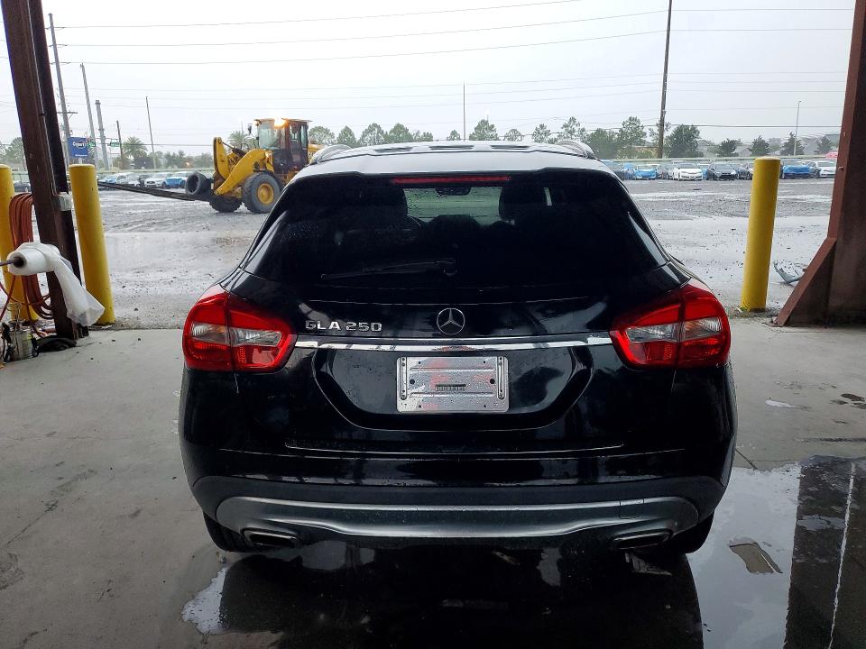 61288926 :رقم المزاد ، WDCTG4EB2HJ313271 vin ، 2017 Mercedes-benz Gla مزاد بيع
