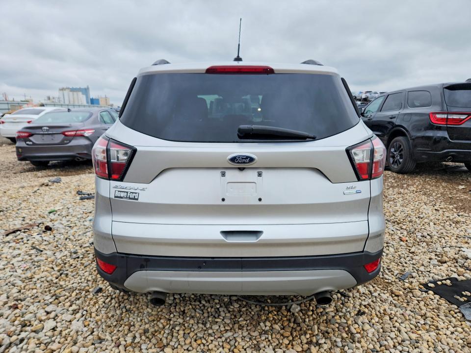 62616516 :رقم المزاد ، 1FMCU9GD5JUB57947 vin ، 2018 Ford Escape مزاد بيع