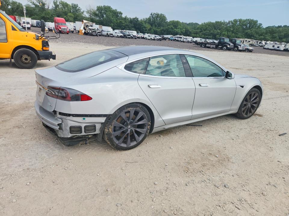 Продажа на аукционе авто 2018 Tesla Model S, vin: 5YJSA1E25JF268342, номер лота: 61919156