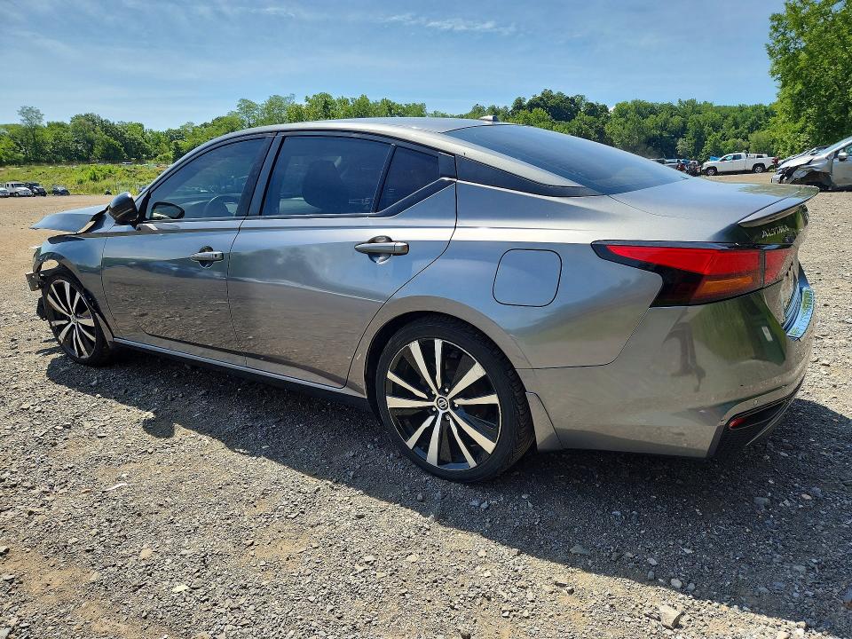 61717836 :رقم المزاد ، 1N4BL4CV9MN415167 vin ، 2021 Nissan Altima مزاد بيع