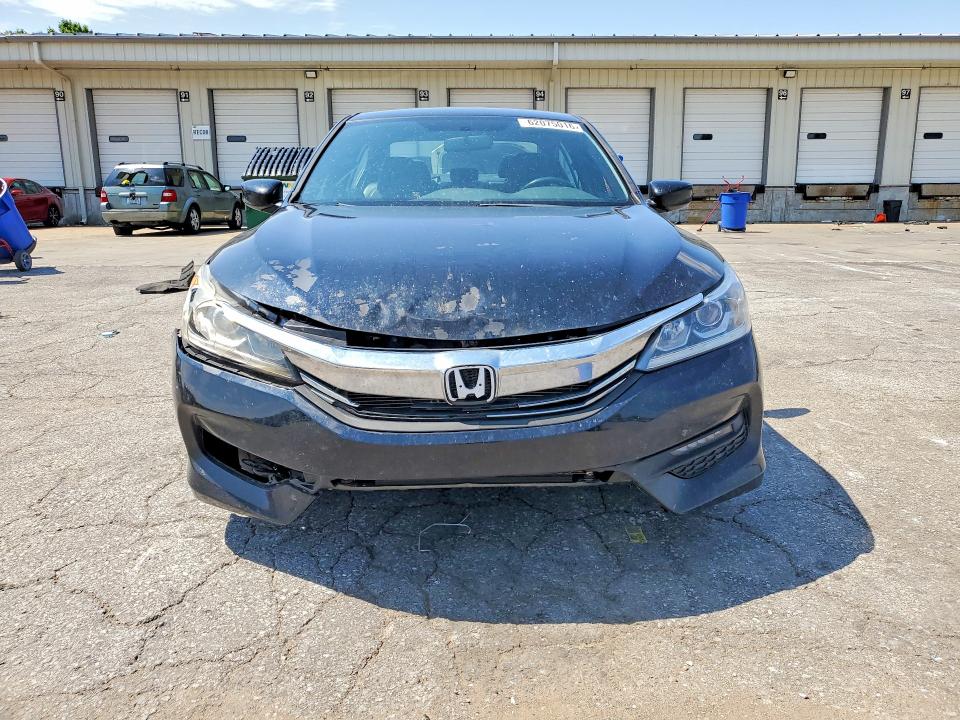 62075016 :رقم المزاد ، 1HGCR2F55HA246972 vin ، 2017 Honda Accord مزاد بيع