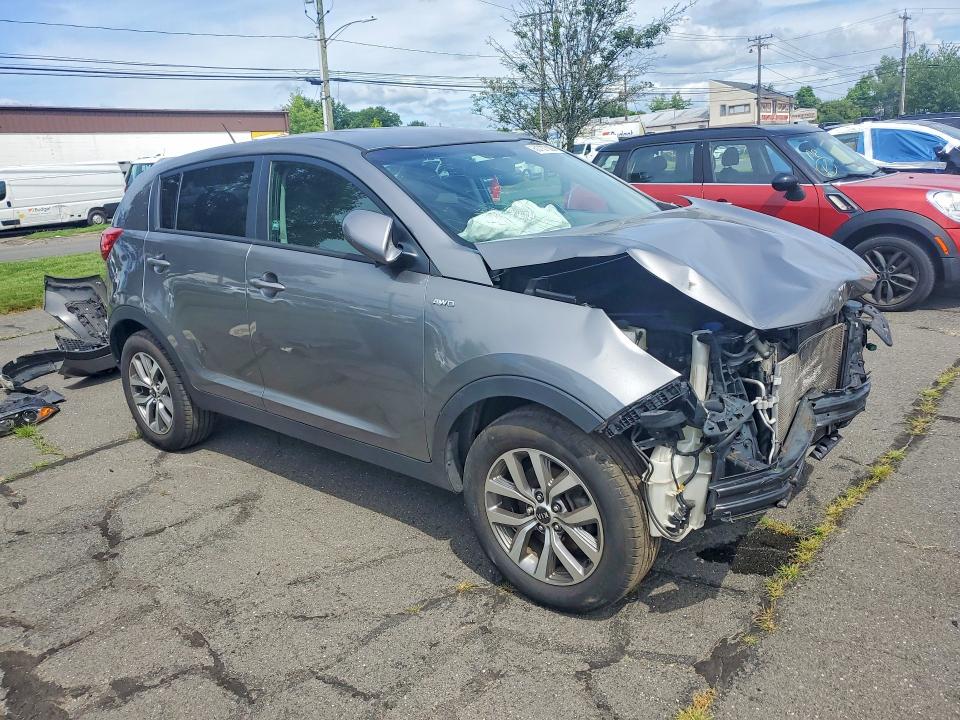 60737536 :رقم المزاد ، KNDPBCAC7G7872888 vin ، 2016 Kia Sportage مزاد بيع