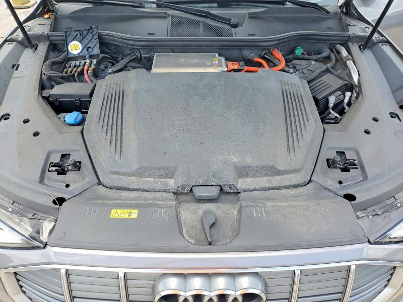 2019 Audi E-tron მანქანა იყიდება აუქციონზე, vin: WA1VAAGE5KB011183, აუქციონის ნომერი: 60485126