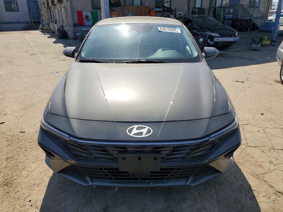 63018596 :رقم المزاد ، KMHLN4DJXSU133932 vin ، 2025 Hyundai Elantra مزاد بيع