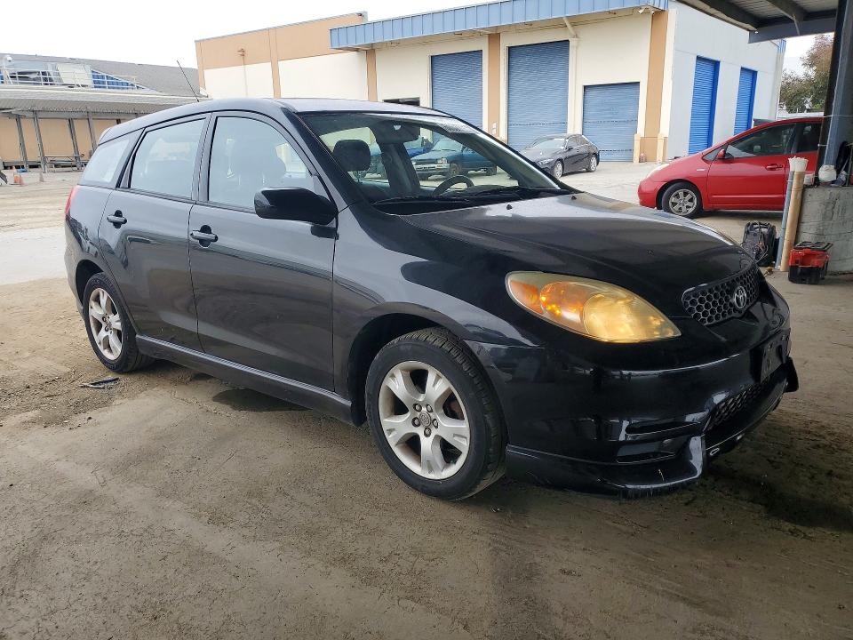 60331356 :رقم المزاد ، 2T1KR32E44C235988 vin ، 2004 Toyota Matrix مزاد بيع