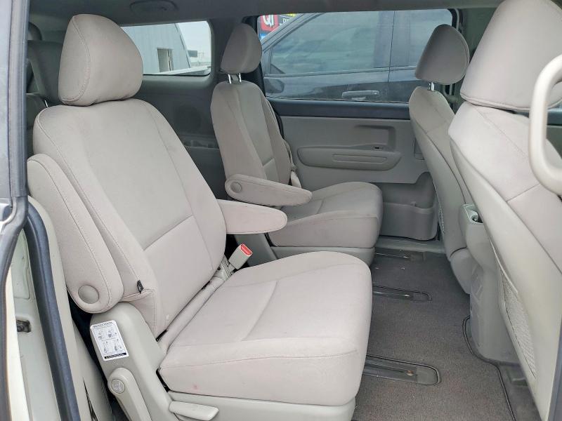 Продаж на аукціоні авто 2015 Kia Sedona, vin: KNDMB5C15F6038813, номер лоту: 62463026