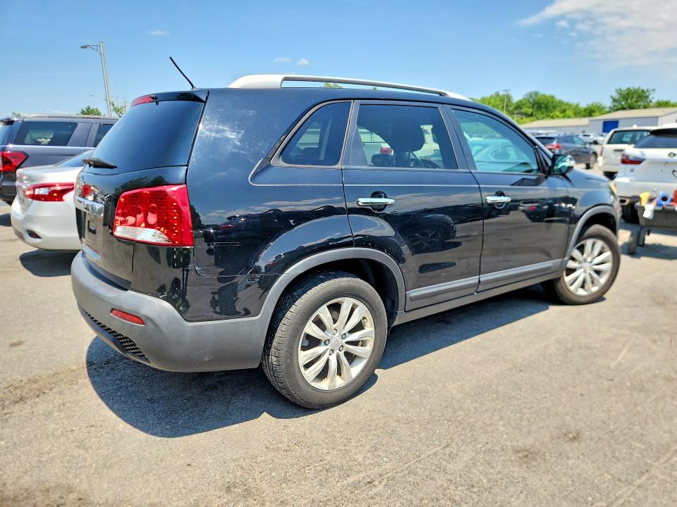 60978556 :رقم المزاد ، 5XYKT4A29BG174783 vin ، 2011 Kia Sorento مزاد بيع