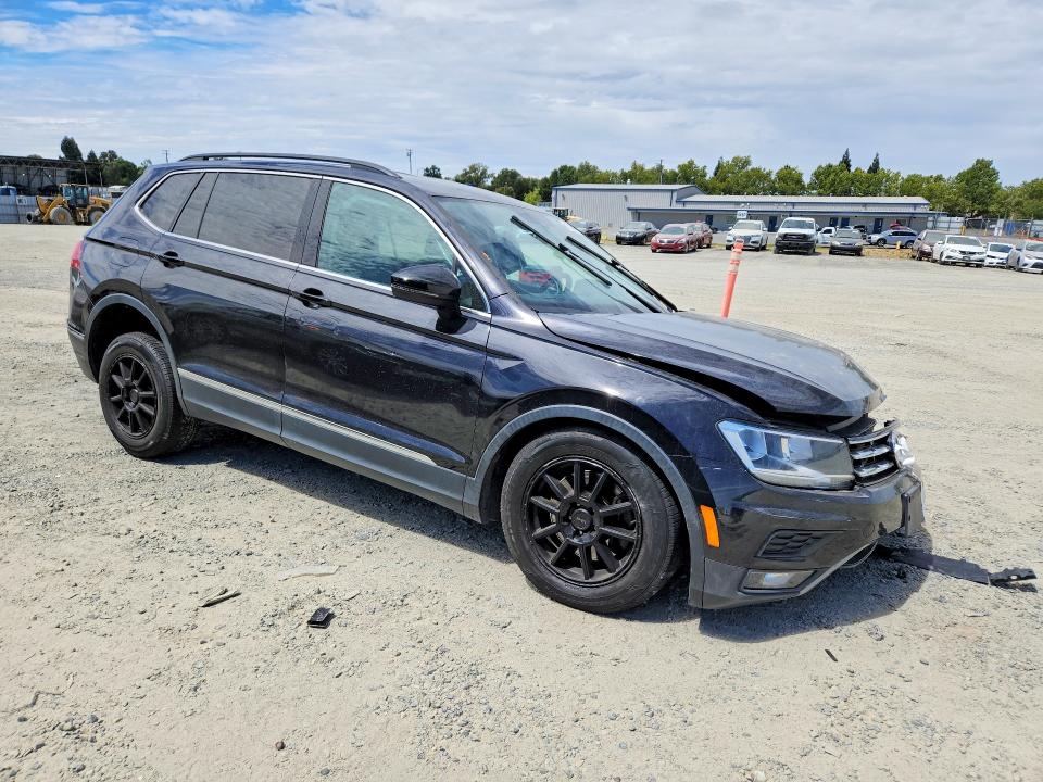 Продажа на аукционе авто 2018 Volkswagen Tiguan, vin: 3VV3B7AX1JM027154, номер лота: 61513176