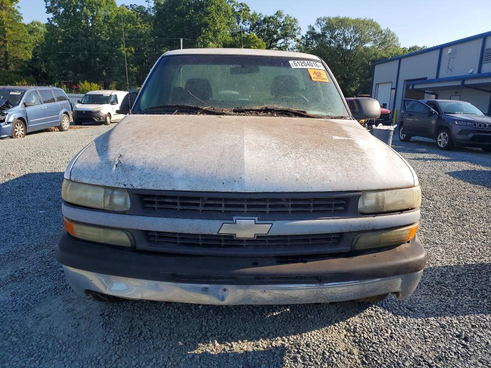 61204016 :رقم المزاد ، 1GCEC14W72Z208652 vin ، 2002 Chevrolet Silverado مزاد بيع