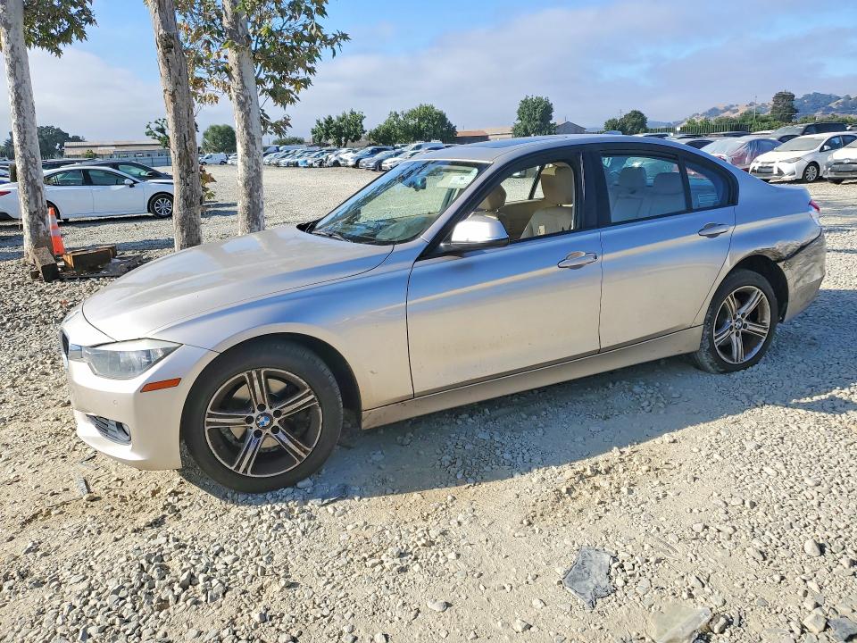 2014 Bmw 328 მანქანა იყიდება აუქციონზე, vin: WBA3A5C50EF604762, აუქციონის ნომერი: 60721706