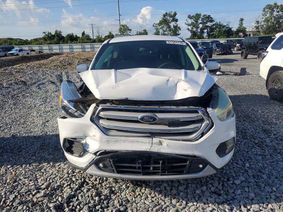 Продажа на аукционе авто 2017 Ford Escape, vin: 1FMCU9GD2HUC81958, номер лота: 61584116