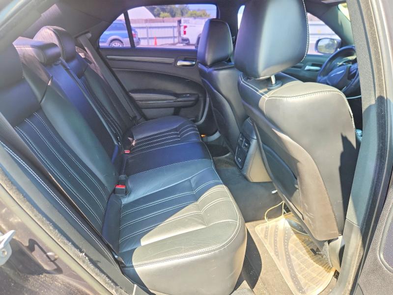 2015 Chrysler 300 მანქანა იყიდება აუქციონზე, vin: 2C3CCABG8FH872522, აუქციონის ნომერი: 61975406