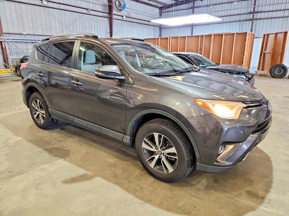 Продаж на аукціоні авто 2017 Toyota Rav4, vin: JTMWFREV1HJ140162, номер лоту: 61247846