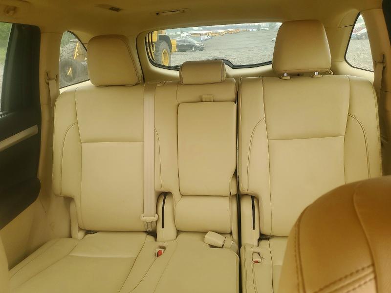 60472646 :رقم المزاد ، 5TDJZRFH7HS442567 vin ، 2017 Toyota Highlander مزاد بيع