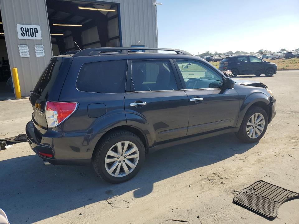 60174866 :رقم المزاد ، JF2SHAFC8CH457137 vin ، 2012 Subaru Forester مزاد بيع
