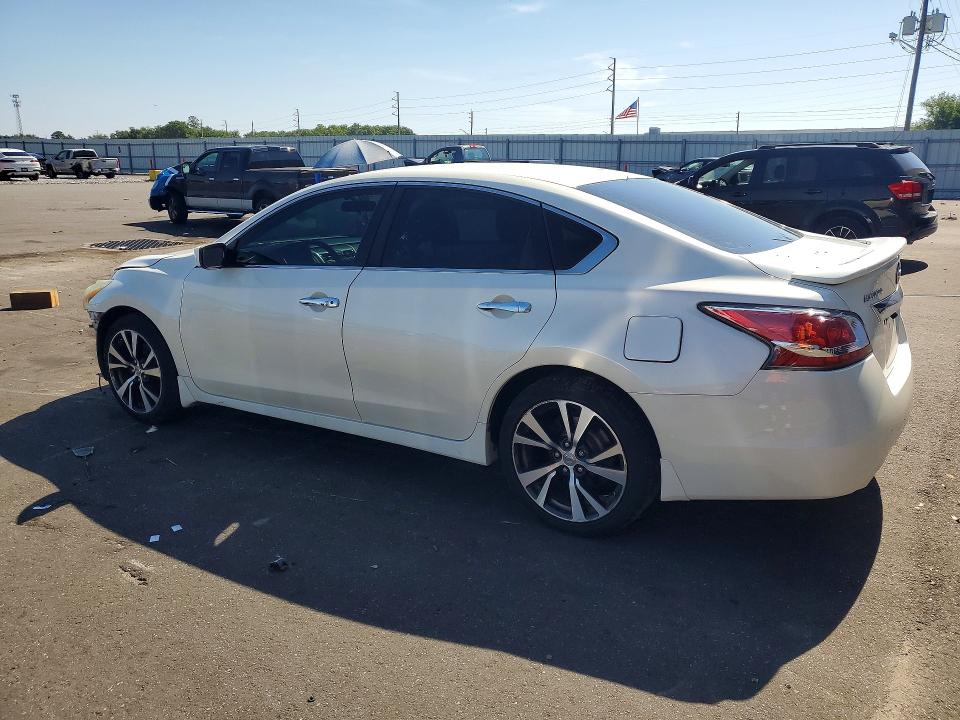 60545666 :رقم المزاد ، 1N4AL3AP1FC588612 vin ، 2015 Nissan Altima مزاد بيع