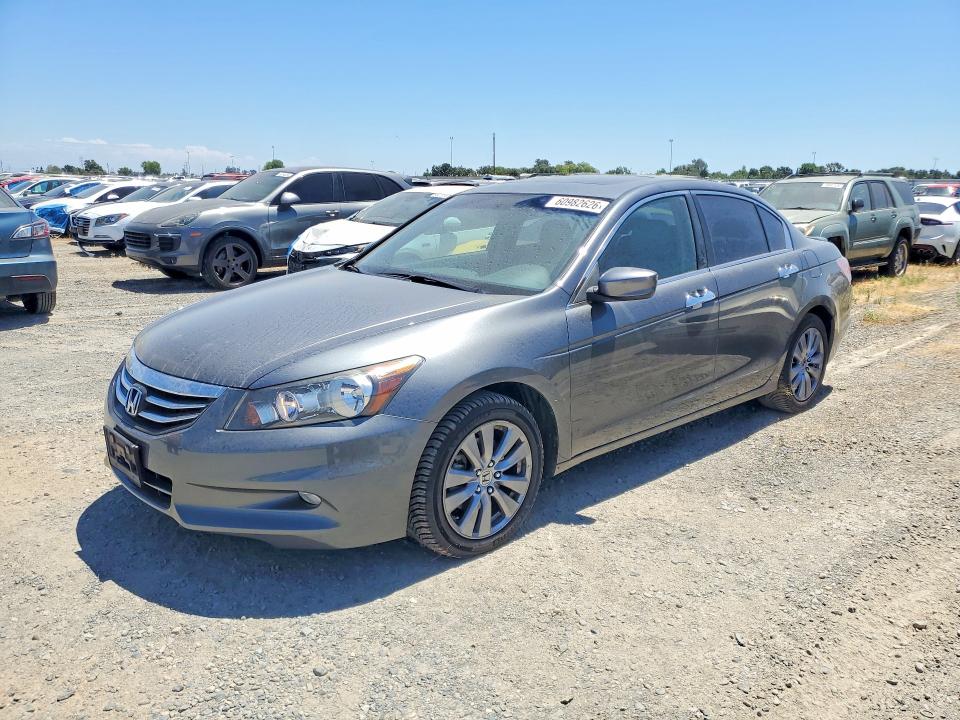 60982626 :رقم المزاد ، 1HGCP3F83CA019035 vin ، 2012 Honda Accord مزاد بيع