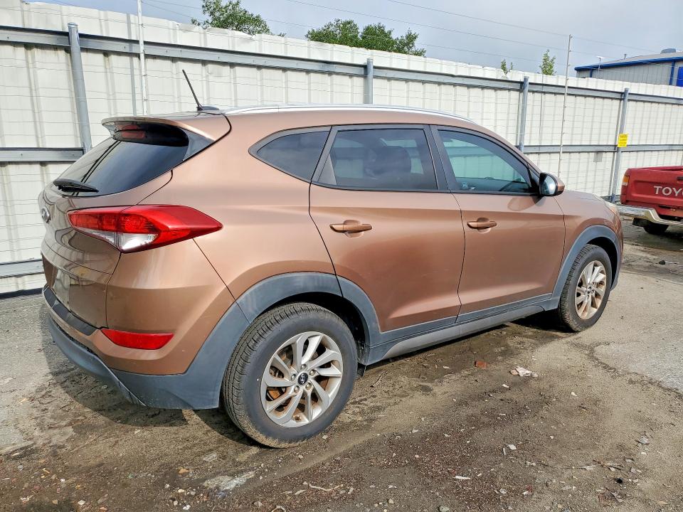 61218666 :رقم المزاد ، KM8J33A40GU204326 vin ، 2016 Hyundai Tucson مزاد بيع