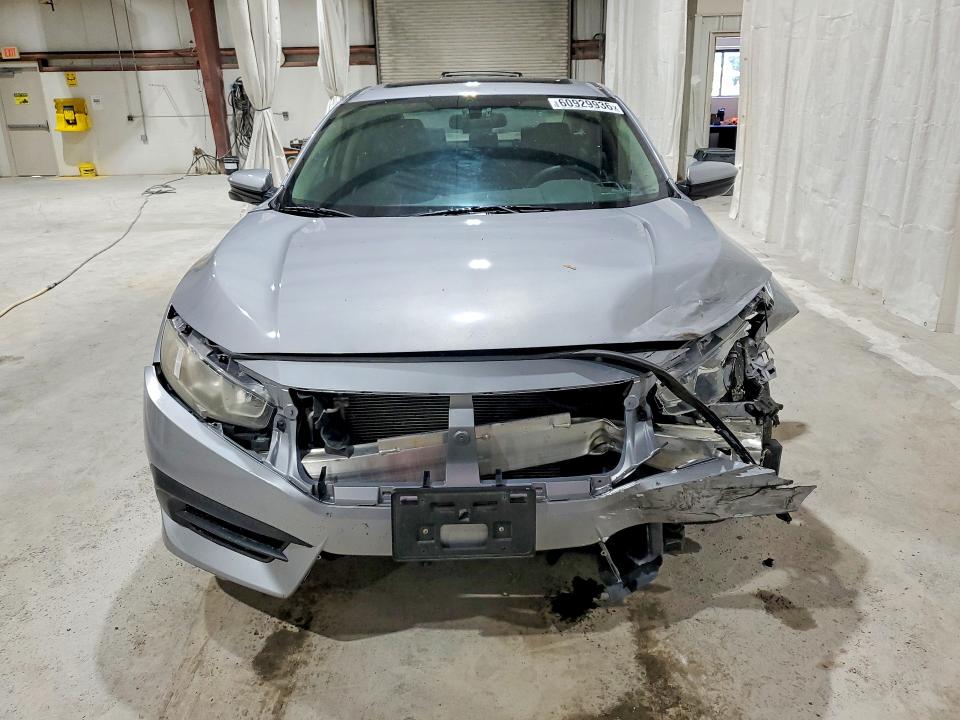 Продаж на аукціоні авто 2018 Honda Civic, vin: 2HGFC2F77JH525203, номер лоту: 60929936
