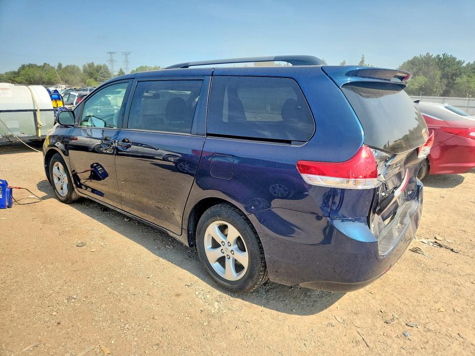61046296 :رقم المزاد ، 5TDKK3DC7CS225526 vin ، 2012 Toyota Sienna مزاد بيع