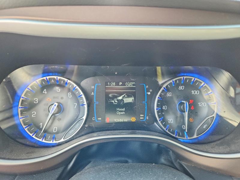 61198416 :رقم المزاد ، 2C4RC1BG6HR771840 vin ، 2017 Chrysler Pacifica مزاد بيع